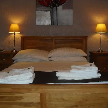 Pensión Acorn 4*
