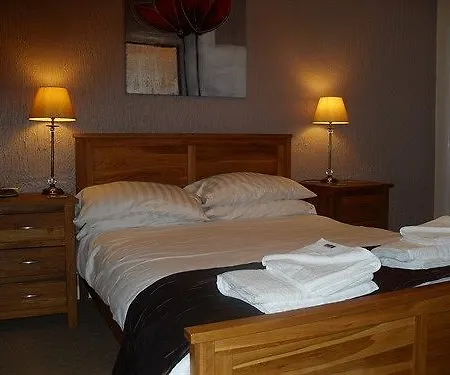 Acorn Guest house 4*